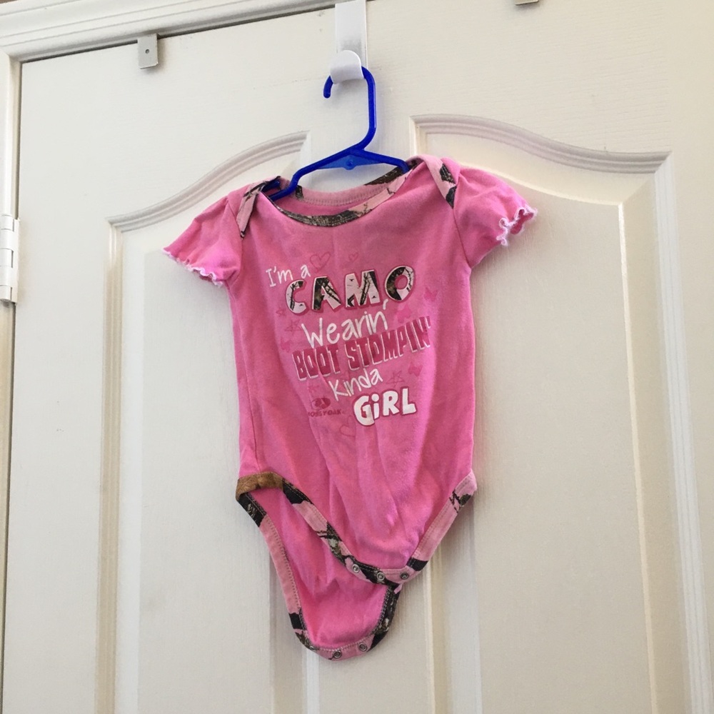 FINAL MARKDOWN Mossy oak one piece 6-9 months
